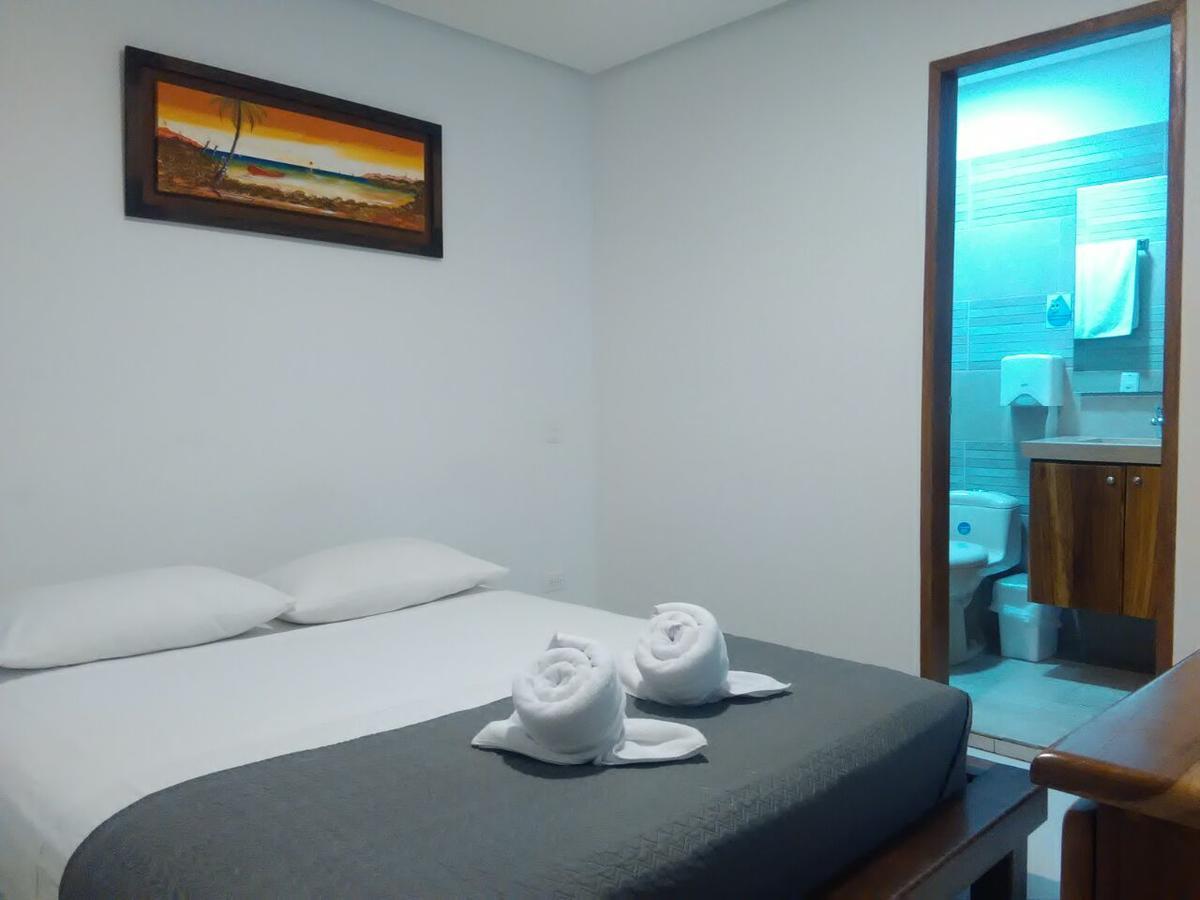 Hotel Bahia Guatape Exterior photo
