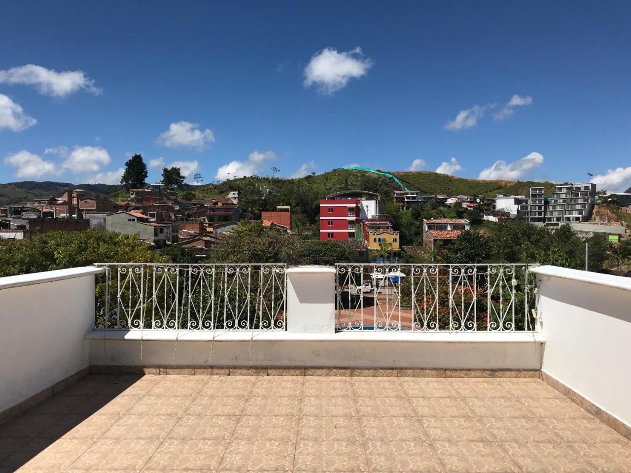 Hotel Bahia Guatape Exterior photo