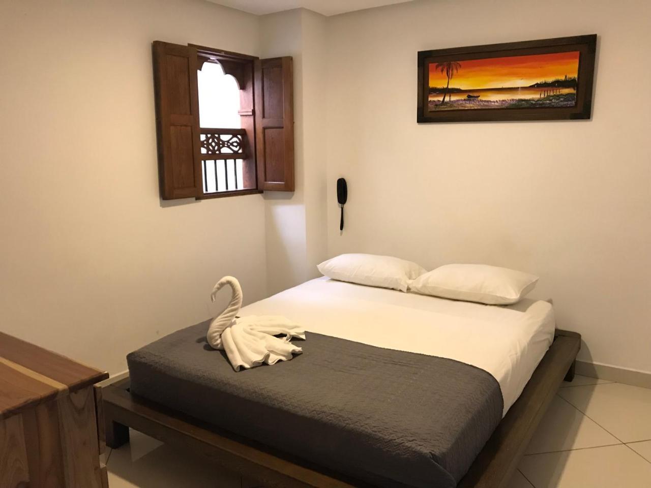 Hotel Bahia Guatape Exterior photo